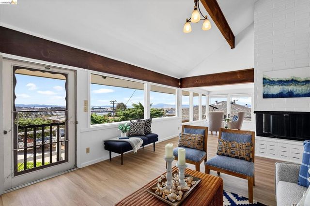 136 Craven St, Vallejo, CA 94590