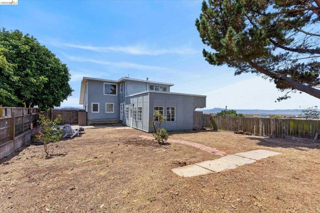 136 Craven St, Vallejo, CA 94590