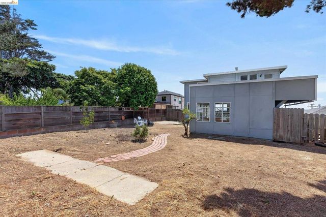 136 Craven St, Vallejo, CA 94590