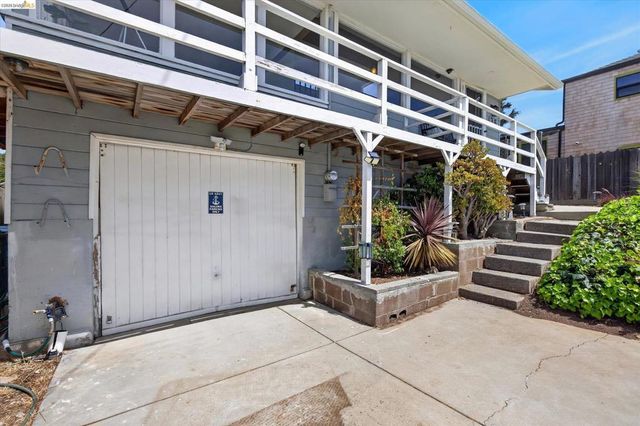 136 Craven St, Vallejo, CA 94590