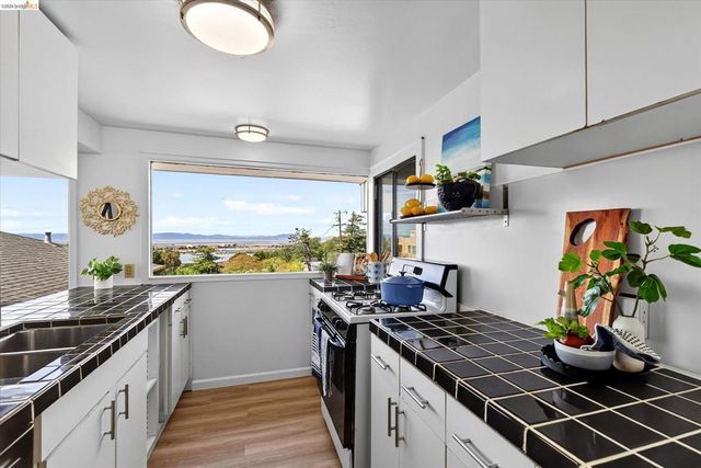 136 Craven St, Vallejo, CA 94590