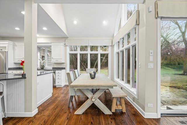 530 Oak Knoll Drive, Lake Forest, IL 60045