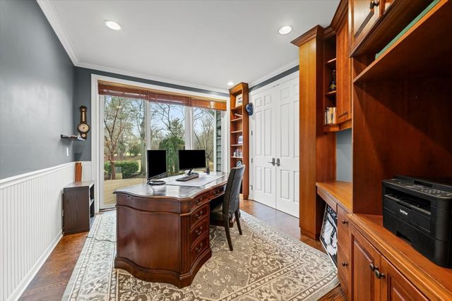 530 Oak Knoll Drive, Lake Forest, IL 60045