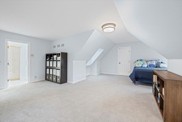 530 Oak Knoll Drive, Lake Forest, IL 60045