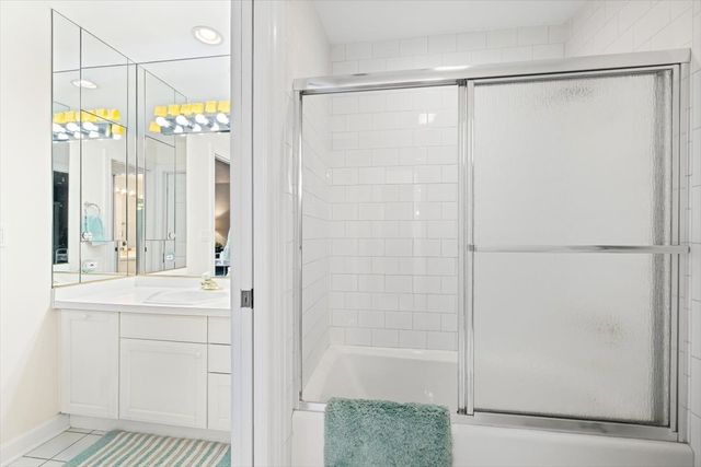 530 Oak Knoll Drive, Lake Forest, IL 60045