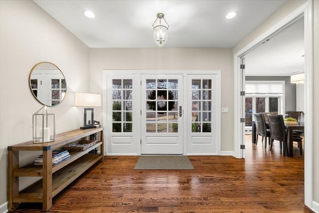 530 Oak Knoll Drive, Lake Forest, IL 60045