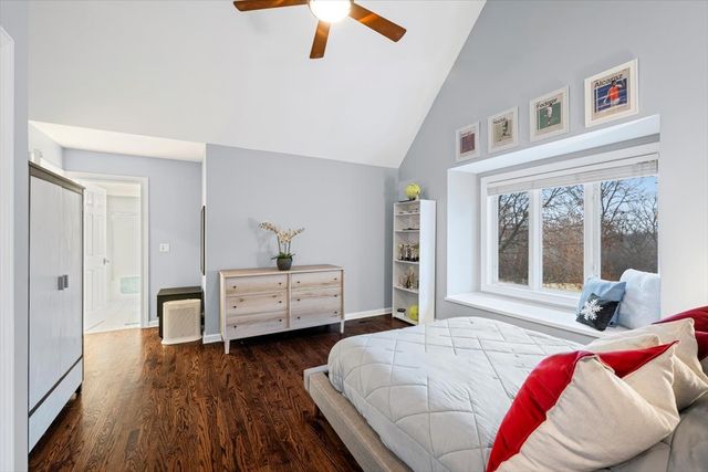 530 Oak Knoll Drive, Lake Forest, IL 60045