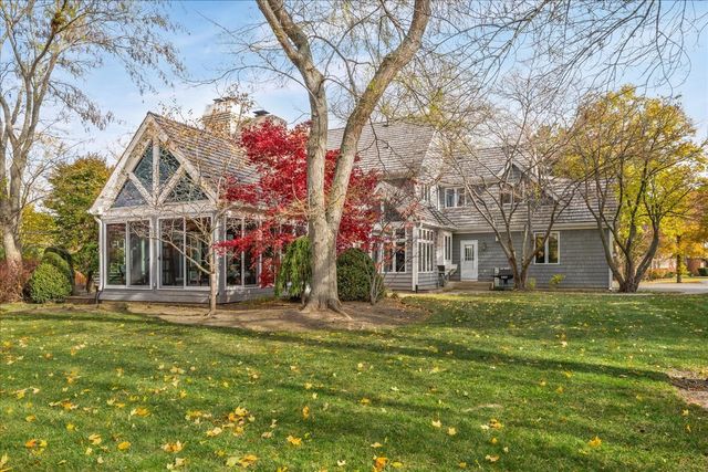 530 Oak Knoll Drive, Lake Forest, IL 60045