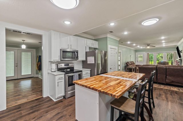 109 W 4th Ave., Petal, MS 39465