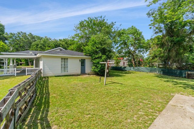 109 W 4th Ave., Petal, MS 39465