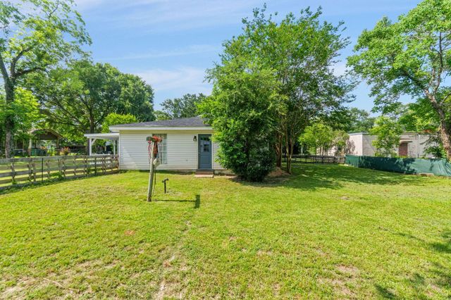 109 W 4th Ave., Petal, MS 39465