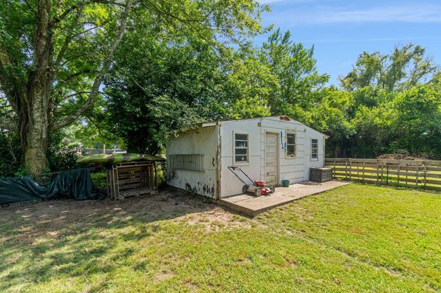 109 W 4th Ave., Petal, MS 39465