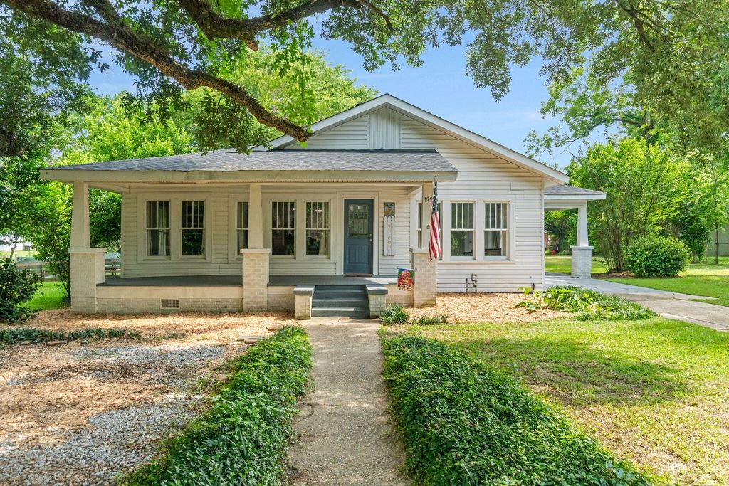 109 W 4th Ave., Petal, MS 39465