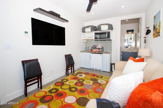 6900 E 1ST Avenue 1, Scottsdale, AZ 85251