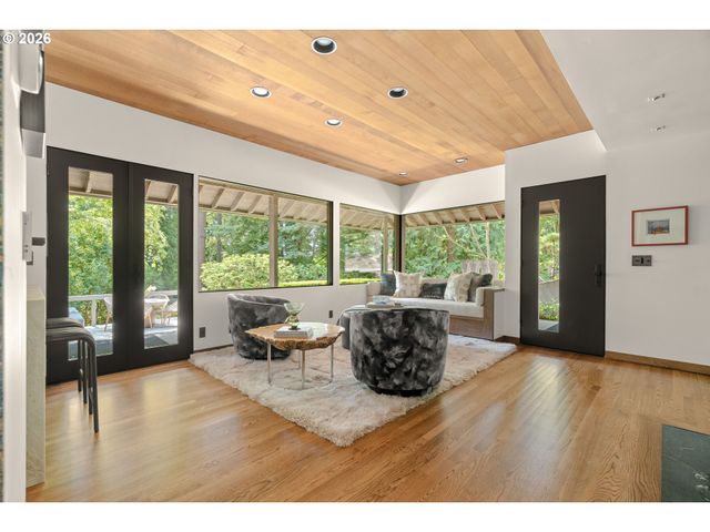 10950 Nw LOST PARK Dr, Portland, OR 97229