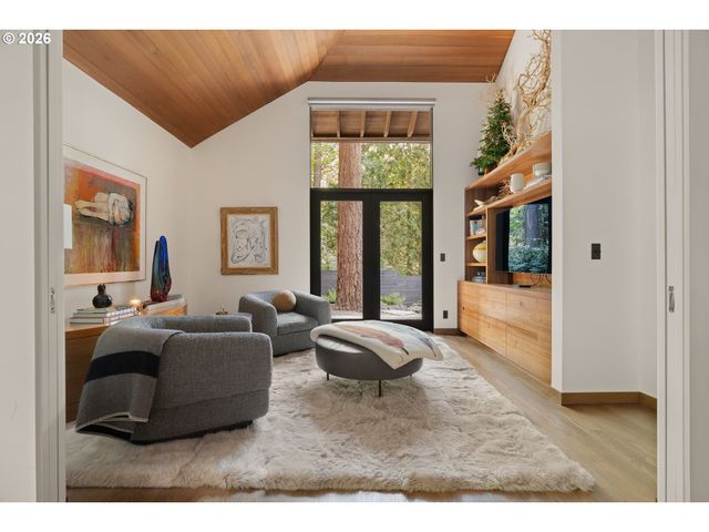 10950 Nw LOST PARK Dr, Portland, OR 97229
