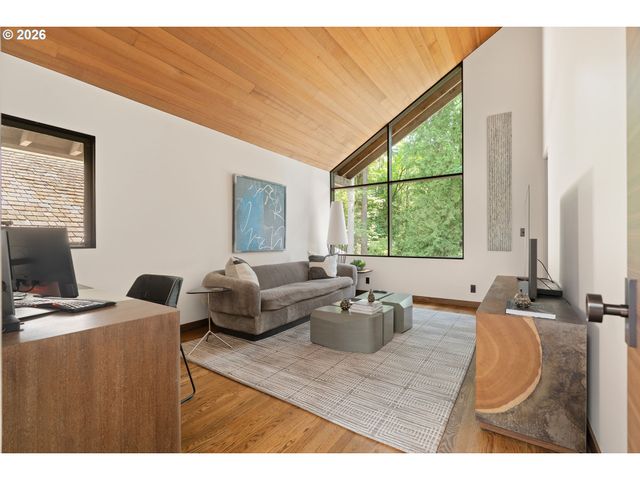 10950 Nw LOST PARK Dr, Portland, OR 97229