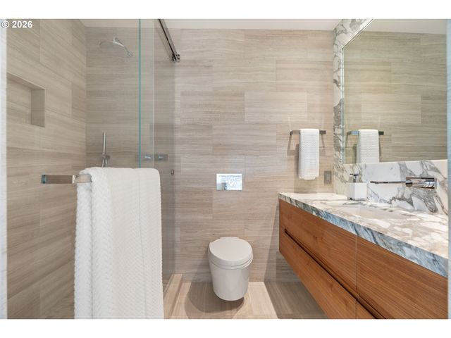 10950 Nw LOST PARK Dr, Portland, OR 97229