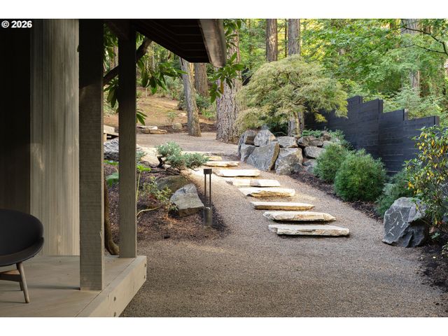 10950 Nw LOST PARK Dr, Portland, OR 97229