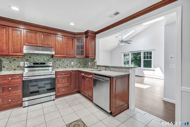 15 Maurice Street, Norwalk, CT 06851