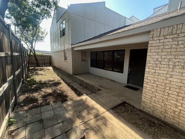 401 Towne House Lane, Richardson, TX 75081