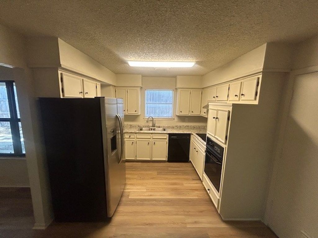 401 Towne House Lane, Richardson, TX 75081