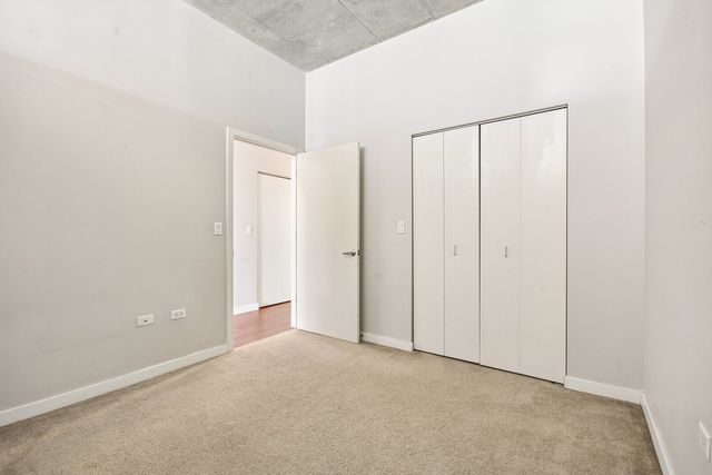 235 W Van Buren Street 1807, Chicago, IL 60607