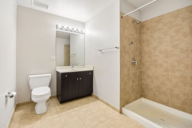 235 W Van Buren Street 1807, Chicago, IL 60607