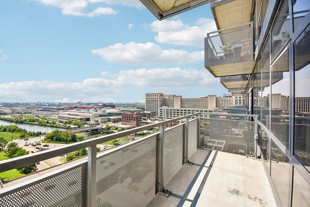235 W Van Buren Street 1807, Chicago, IL 60607
