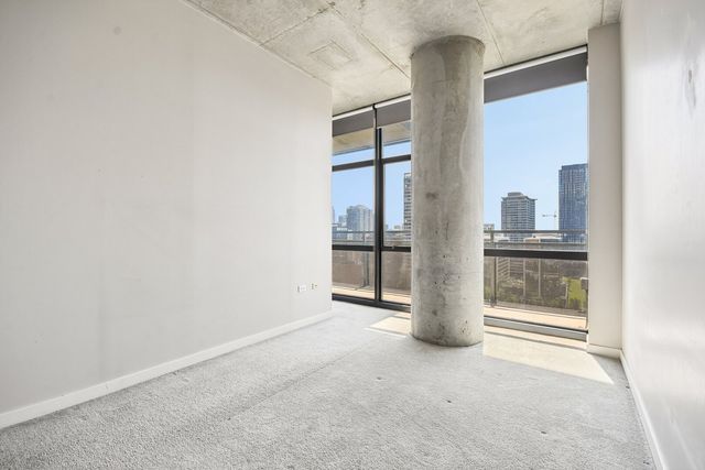 235 W Van Buren Street 1807, Chicago, IL 60607