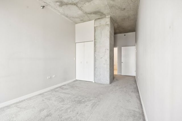 235 W Van Buren Street 1807, Chicago, IL 60607