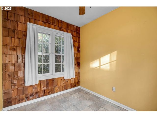 1175 HINES St, Salem, OR 97302