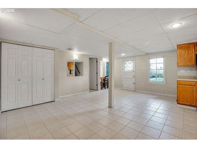 1175 HINES St, Salem, OR 97302