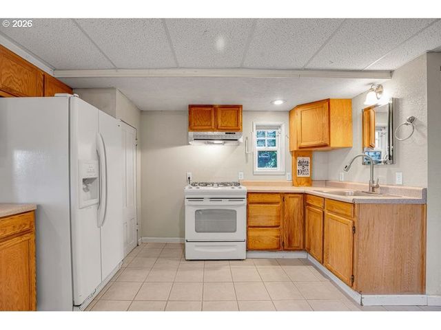 1175 HINES St, Salem, OR 97302