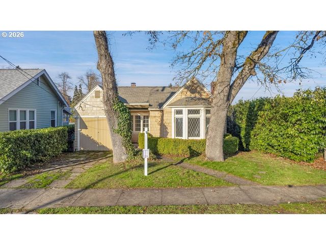 1175 HINES St, Salem, OR 97302