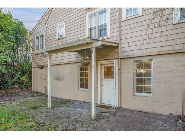 1175 HINES St, Salem, OR 97302