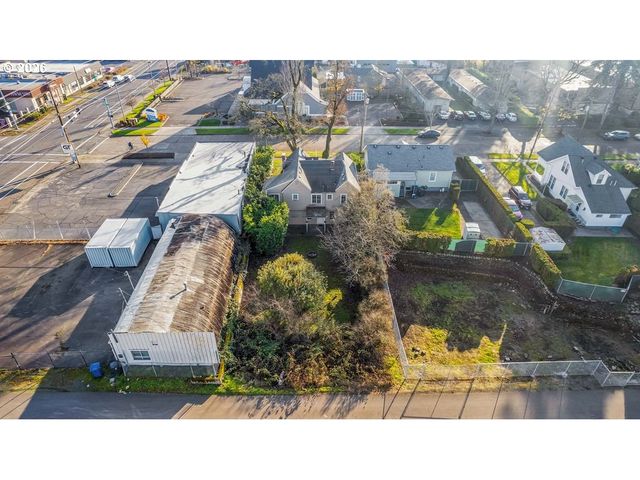 1175 HINES St, Salem, OR 97302