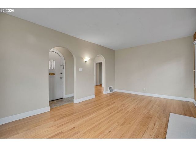 1175 HINES St, Salem, OR 97302