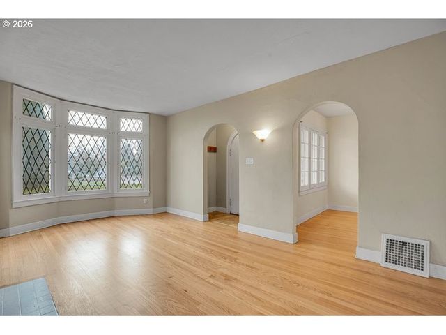 1175 HINES St, Salem, OR 97302