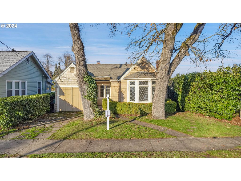 1175 HINES St, Salem, OR 97302