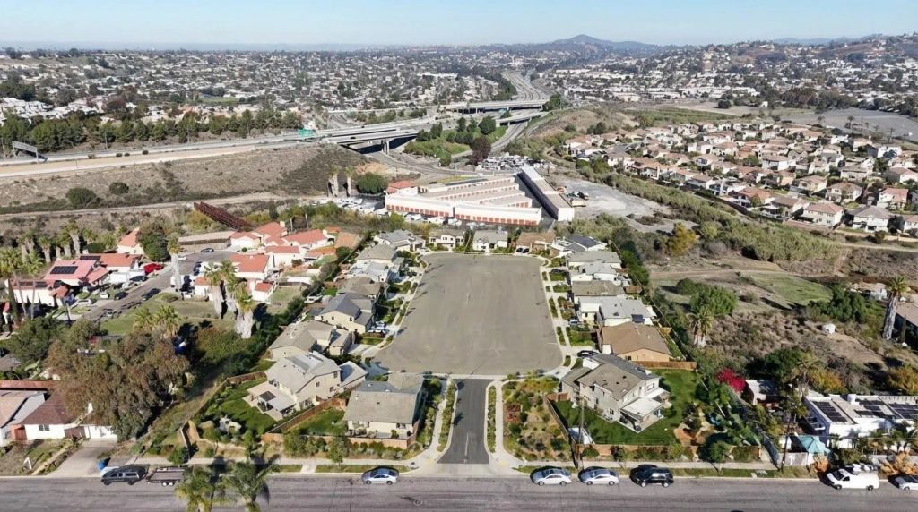 8840 Leigh Ave 12, Spring Valley, CA 91977