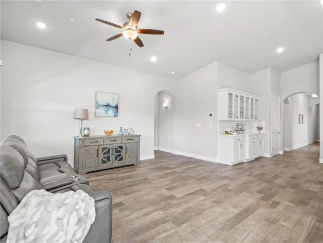 1734 N Park, Clovis, CA 93619