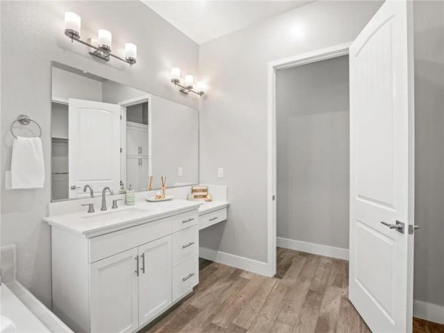 1734 N Park, Clovis, CA 93619
