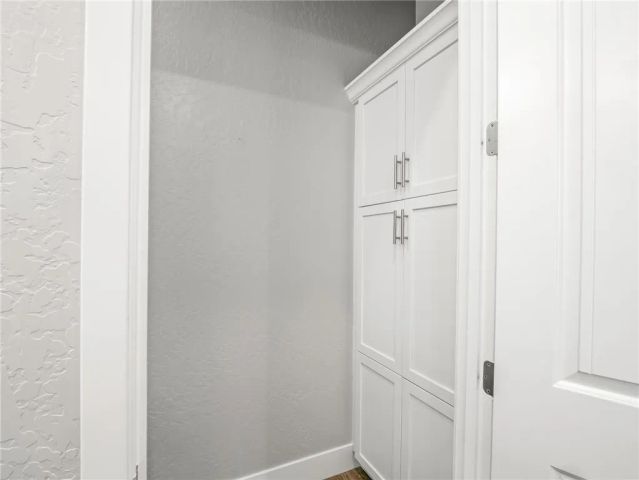 1734 N Park, Clovis, CA 93619