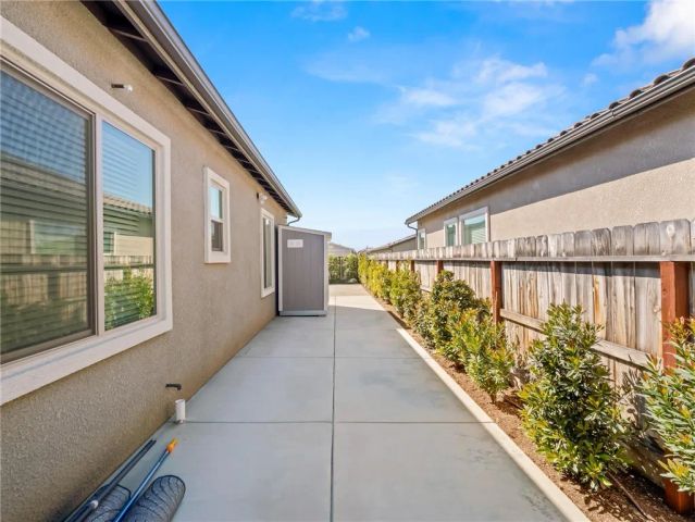 1734 N Park, Clovis, CA 93619