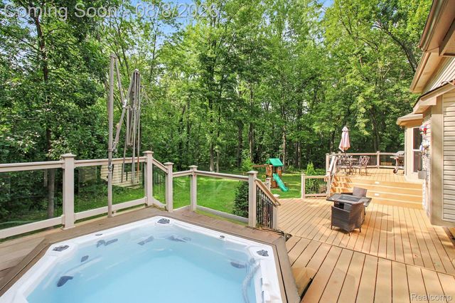 930 Chemung Forest Drive, Genoa Township, MI 48843