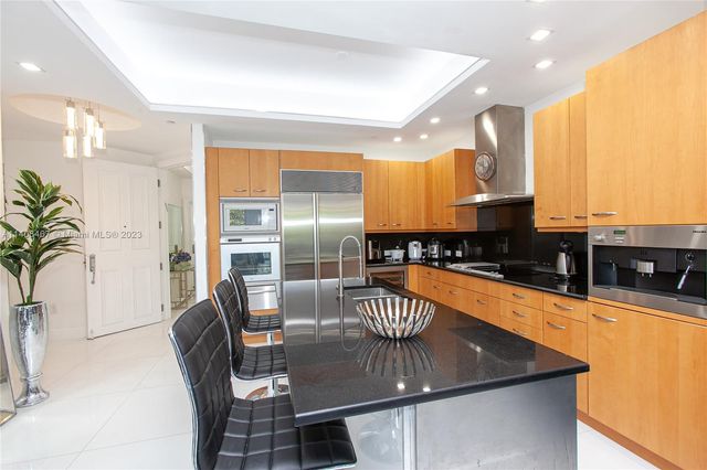 6000 Island Blvd 104, Aventura, FL 33160