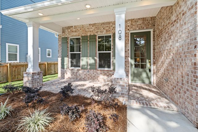 108 Meigs Drive, Shalimar, FL 32579