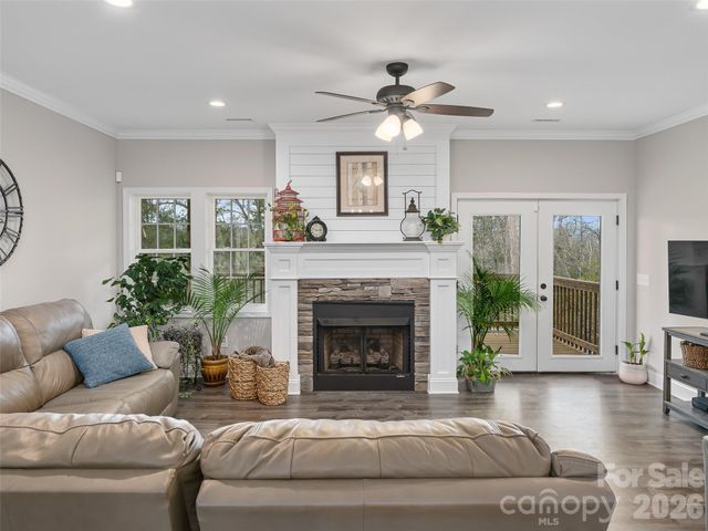 111 Wipprecht Drive, Spruce Pine, NC 28777