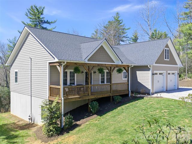 111 Wipprecht Drive, Spruce Pine, NC 28777